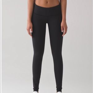 Lululemon wonder under black leggings, size 4